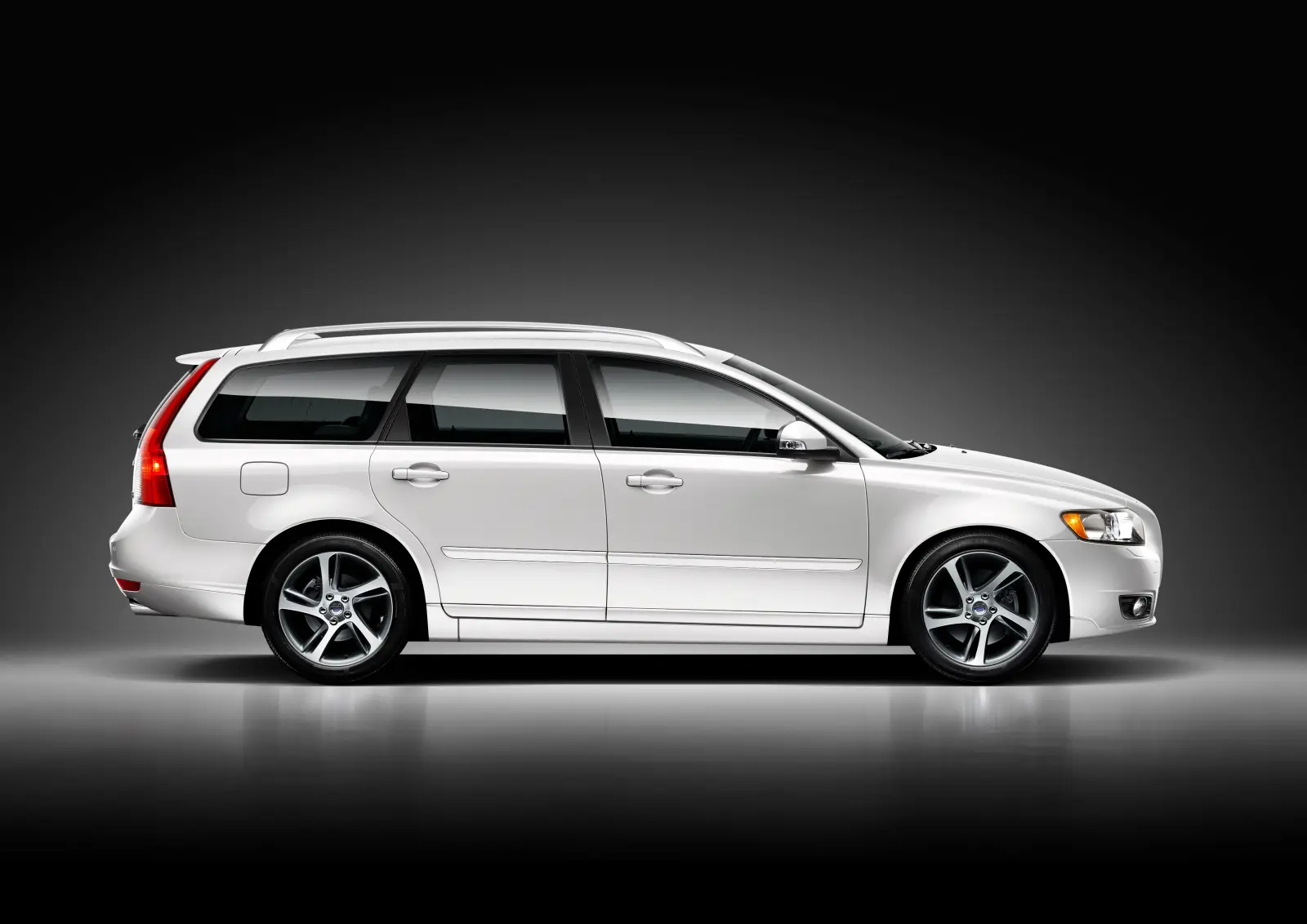Volvo V50 (oficjalne zdjęcie prasowe Volvo)